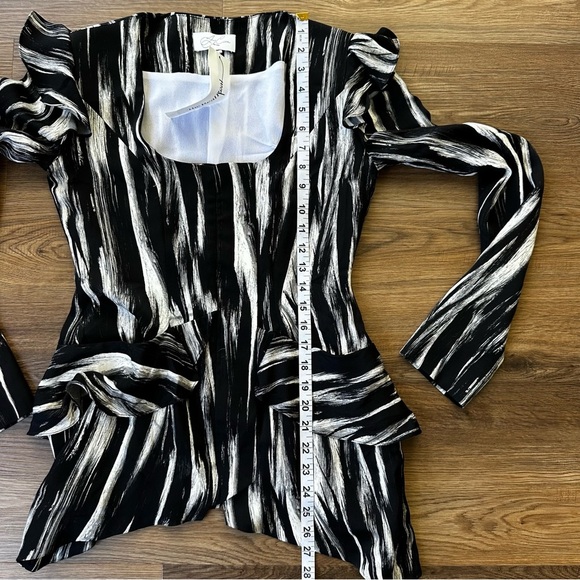 Joy Cioci Womens Jenelle Blazer 100% Silk Zipper Size 4 USA Ruffle Stripe Black - Picture 9 of 13